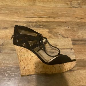 Women’s guess wedges